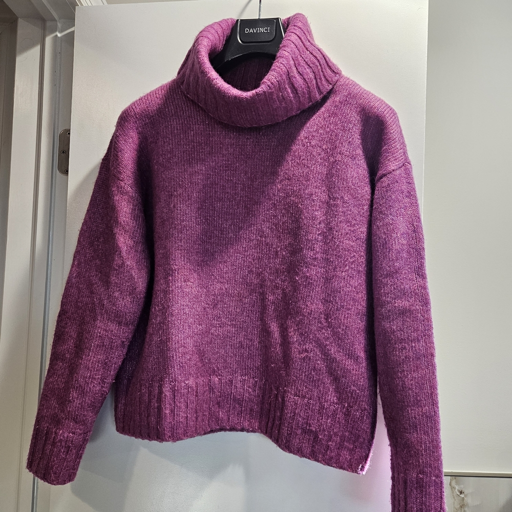 LOFT Women's Rich Fuschia Turtleneck Sweater
